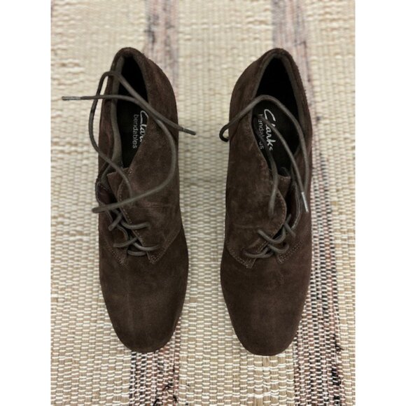Clarks Bendables Ladies 8M Brown Suede Ankle Boots Lace-Up Heels Comfortable Des - Picture 4 of 7